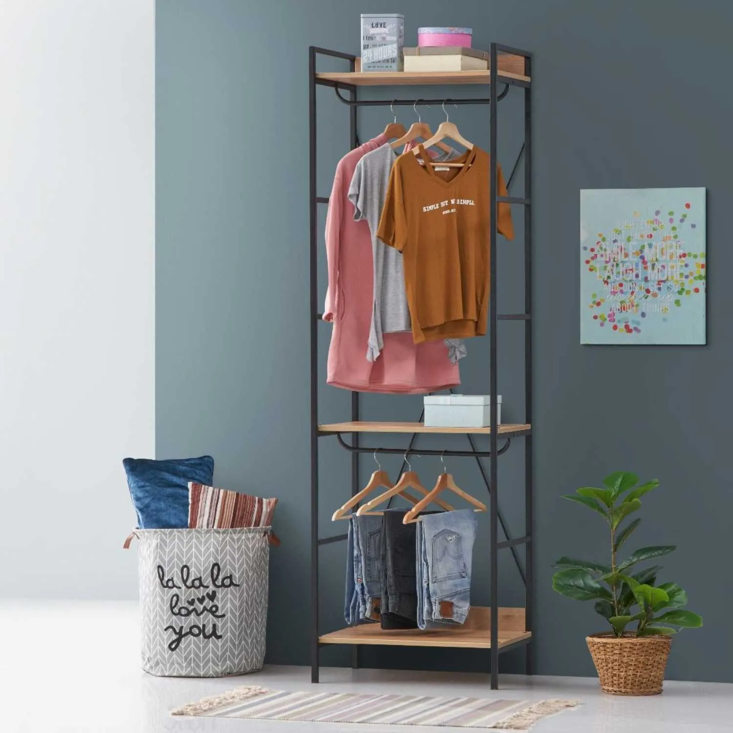 Open Wardrobe With 3 Shelves